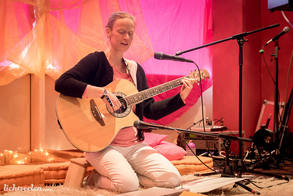 Die spirituelle Nacht der Lieder im Namaste Yoga Studio in Herrsching